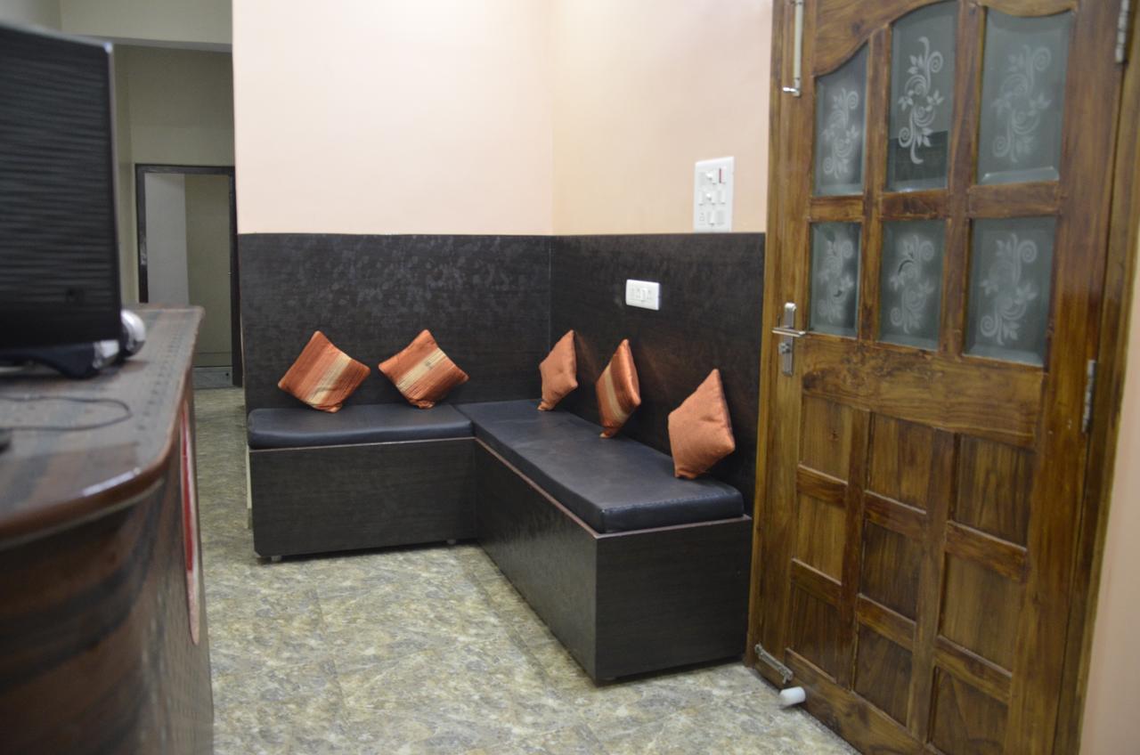 Oyo 7622 Varanasi Stays Exterior foto